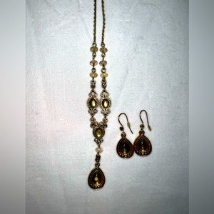 Avon Necklace & Earring Jewelry Set
